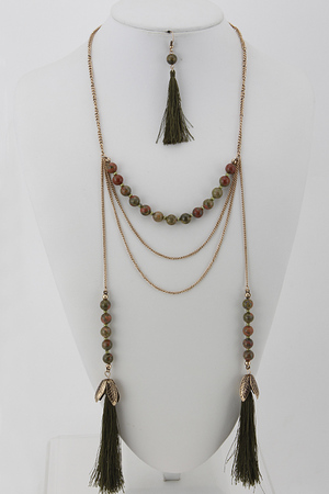 Layered Pendant Necklace Set with Bead and Tassel Fringe Detail 5JCA3
